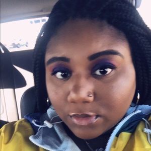 Meet your Posher, Dereka